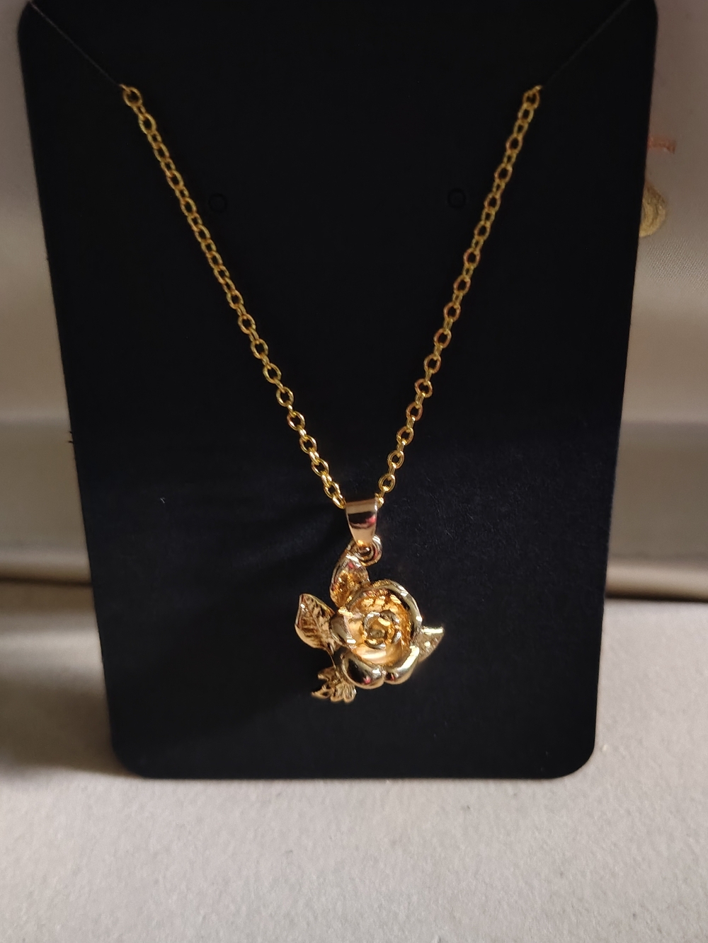 🌹📿 Gorgeous Gold-Tone 3D Rose Flower Pendant Necklace 🌹📿 ✨